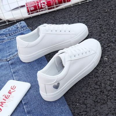 Leather Woman Shoes Fashion New Woman PU Leather Shoes Ladies Breathable Cute Heart Flats Casual Shoes White Sneakers Fashion