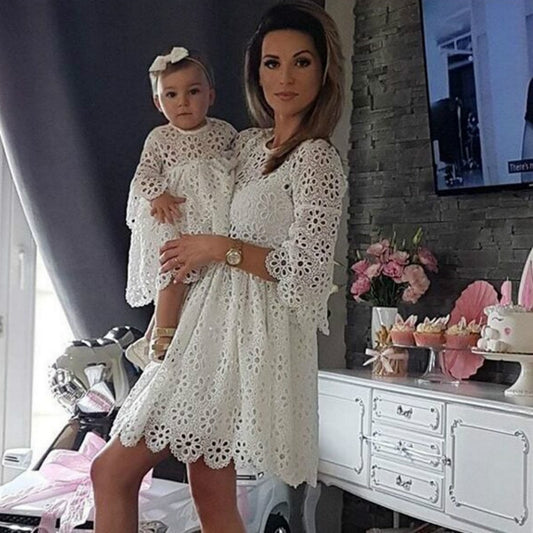 Fashion Family Matching Clothes Mother Daughter Dresses Women Floral Lace Dress Baby Girl Mini Dress Mom Baby Girl Party Clothes